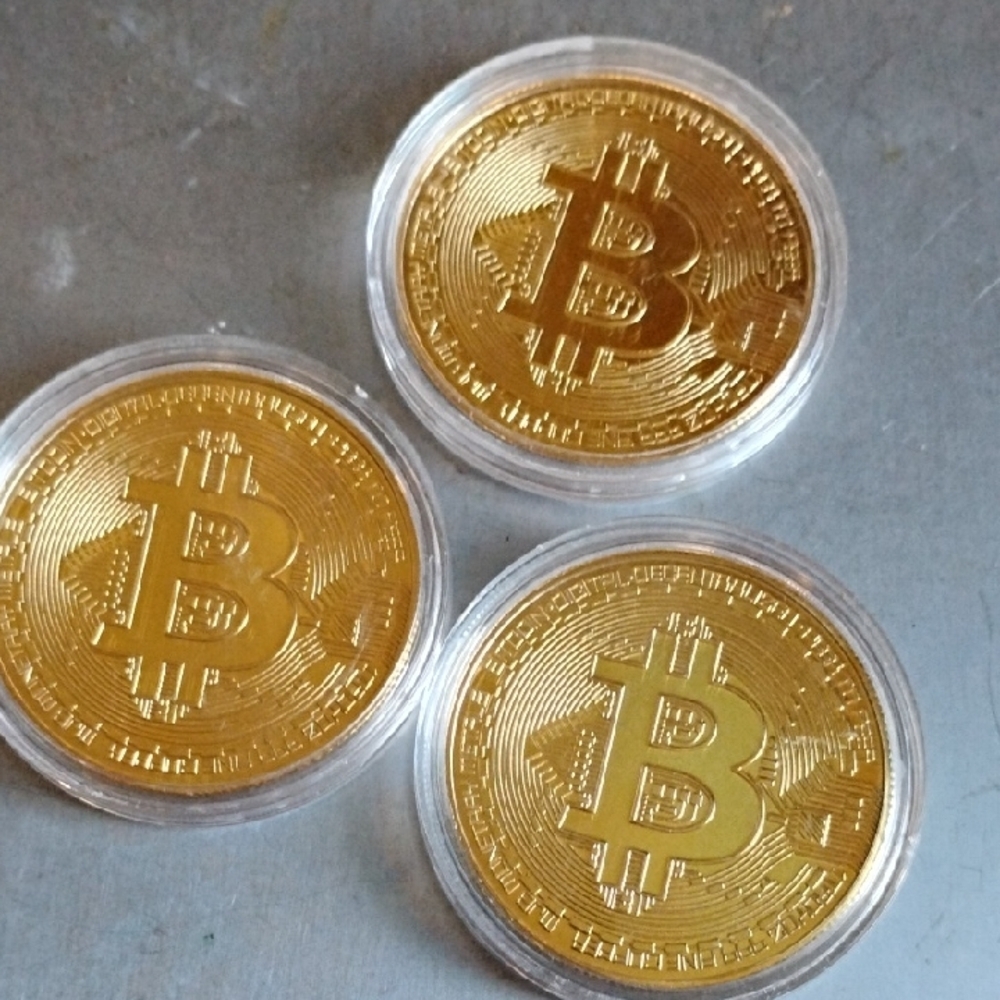 Mint Cased Golden Bitcoin Collectible Coins